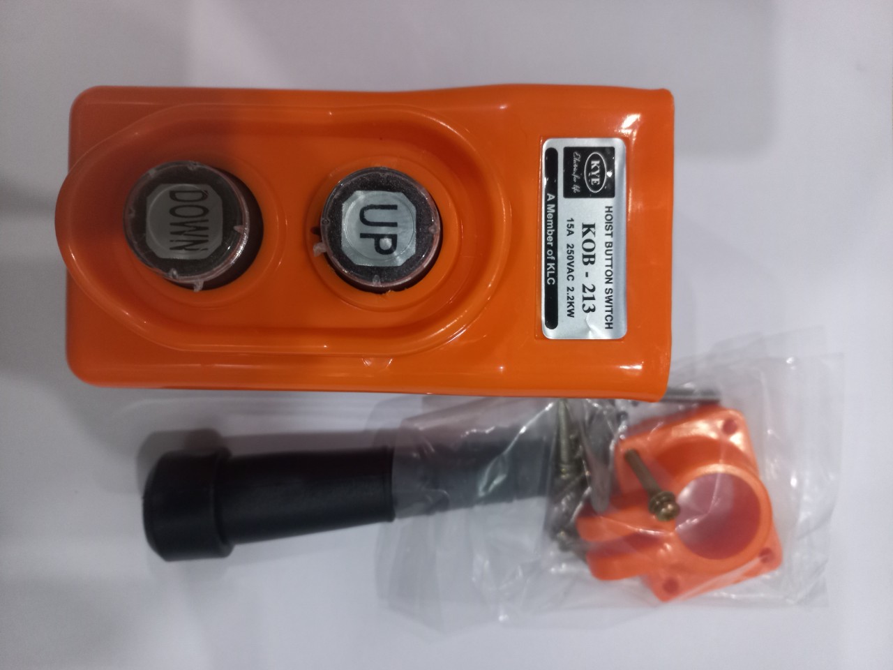 Tay bấm điều khiển 2 nút trực tiếp KOB – 213 (15A-250V)